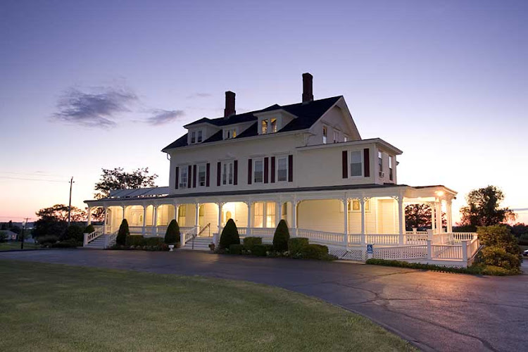 Funeral Services at Connors Funeral Home in Portsmouth, Rhode Island | FuneralHome.site Connors Funeral Home Portsmouth Rhode Island