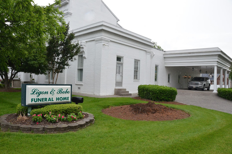 Funeral Services at Ligon & Bobo Funeral Home Inc in Lebanon, Tennessee | FuneralHome.site Ligon & Bobo Funeral Home Inc Lebanon Tennessee