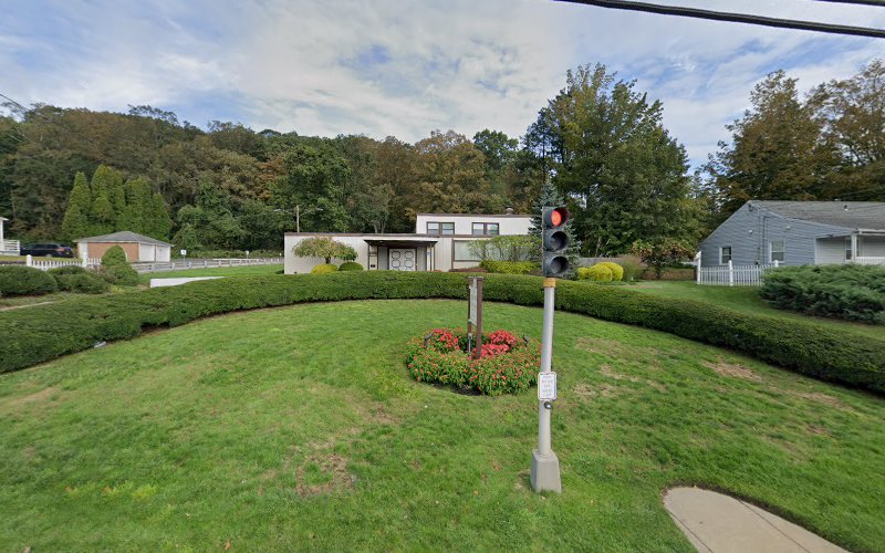 Funeral Services at Miller Macari Family Funeral Home in Seymour, Connecticut | FuneralHome.site Miller Macari Family Funeral Home Seymour Connecticut