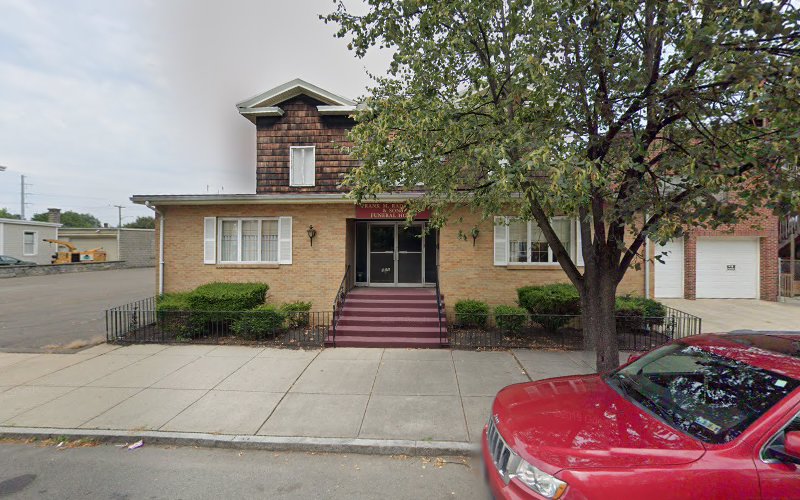 Funeral Services at Commerce Hill Radozycki Funeral Home in Bridgeport, Connecticut | FuneralHome.site Commerce Hill Radozycki Funeral Home Bridgeport Connecticut