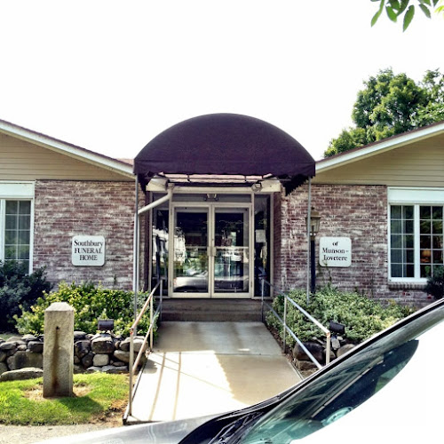 Funeral Services at Munson-Lovetere Funeral Home in Southbury, Connecticut | FuneralHome.site Munson-Lovetere Funeral Home Southbury Connecticut