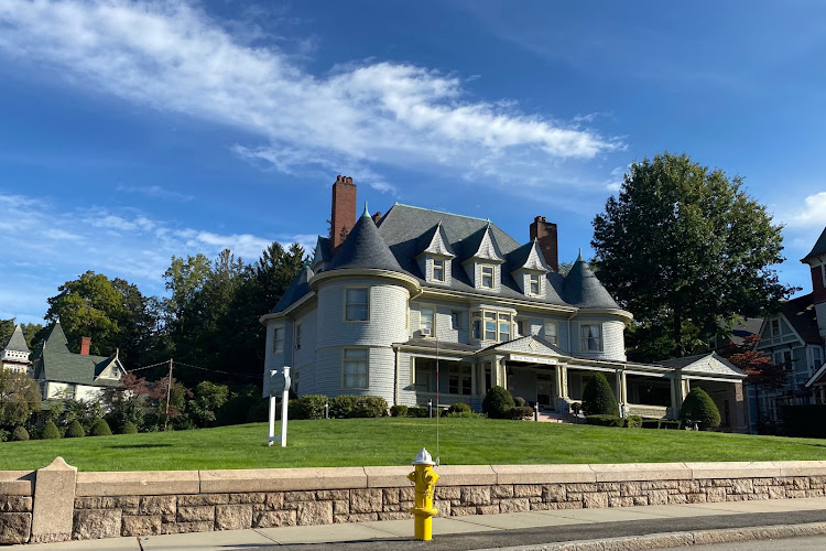 Funeral Services at Burke-Fortin Funeral Home in Vernon, Connecticut | FuneralHome.site Burke-Fortin Funeral Home Vernon Connecticut