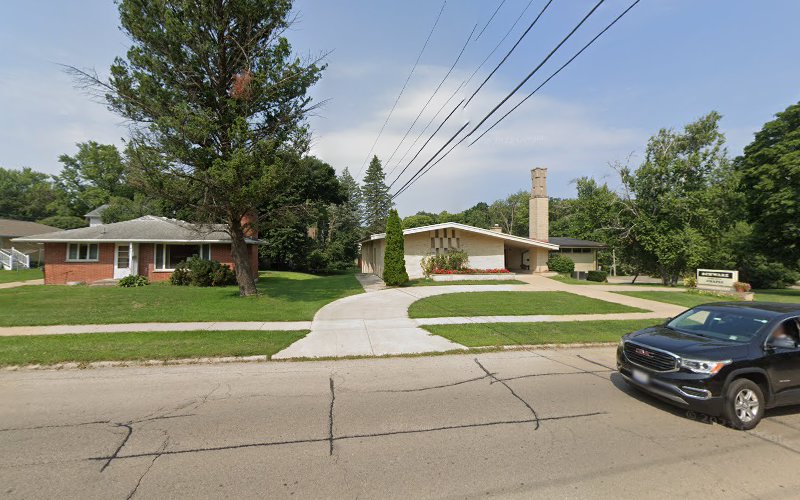 Funeral Services at Schwarz Park Boulevard Chapel in Freeport, Illinois | FuneralHome.site Schwarz Park Boulevard Chapel Freeport Illinois