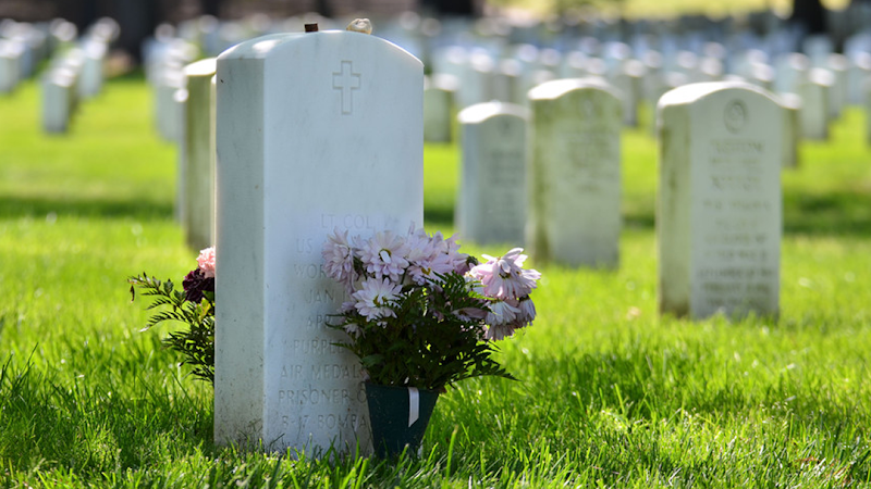 Funeral Services at Roberts-Blue-Barnett Funeral Home in Emporia, Kansas | FuneralHome.site Roberts-Blue-Barnett Funeral Home Emporia Kansas